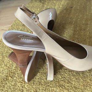 Clarks Artisan Beige Nude Heel 9.5